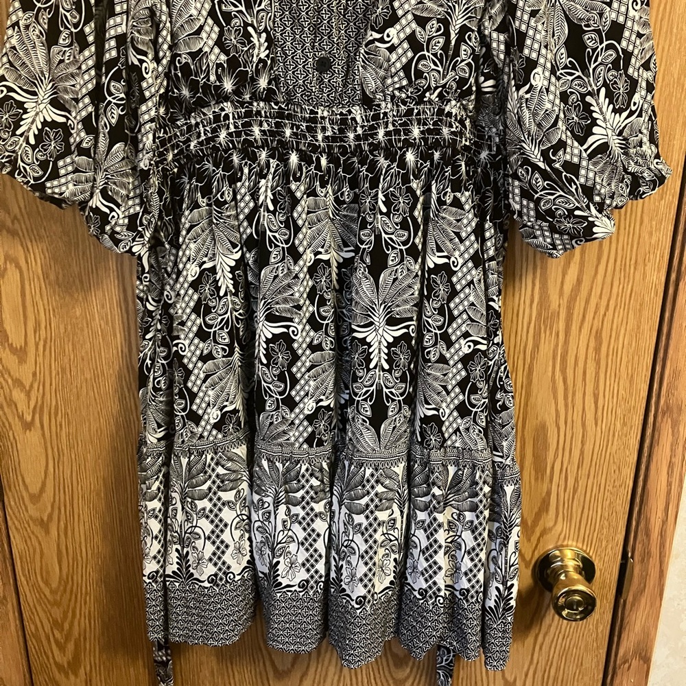 In Bloom Boho Style Black and White short dress/tunic contrasting pattern tie - Picture 6 of 8